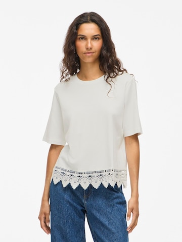 T-shirt 'VIPAVIA' VILA en blanc : devant