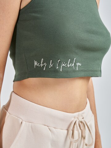 ABOUT YOU x Swalina&Linus Top 'Merle' in Green