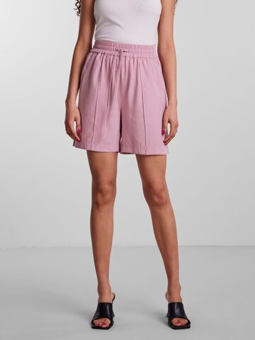 Y.A.S Loose fit Pleat-front trousers 'Mira' in Pink: front