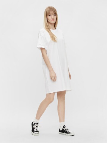 Robe 'Ria' PIECES en blanc