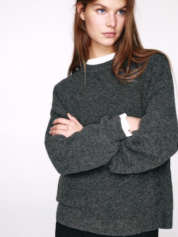 Pull&Bear Sweater in Grey