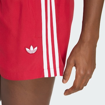 ADIDAS ORIGINALS - Calções de banho em vermelho