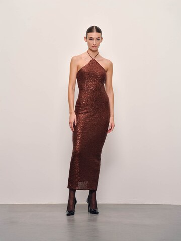 RÆRE by Lorena Rae Evening dress in Brown: front