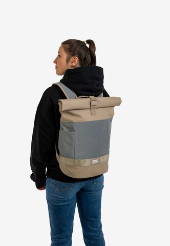 OAK25 - Mochila 'Commute M' en beige