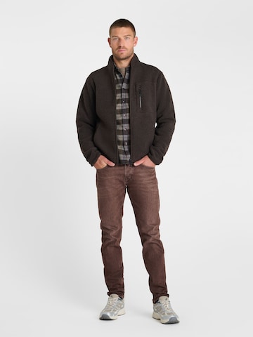 Veste en polaire 'CENO' Le Temps Des Cerises en marron : devant