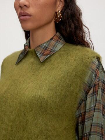 EDITED - Chaleco 'Thanya Mohair Vest' en verde