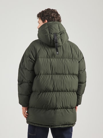 Geacă de iarnă de la Superdry pe verde