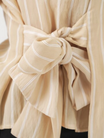 Bigdart Shirt in Beige