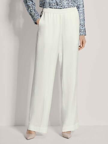 MADELEINE Wide Leg Hose in Weiß: Vorderseite