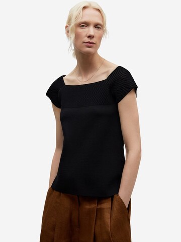 Top in maglia di Adolfo Dominguez in nero: frontale