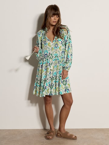 Robe ' ' Apricot en blanc