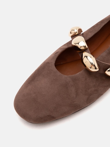 STEVE MADDEN Remballerina 'Poppin' i brun