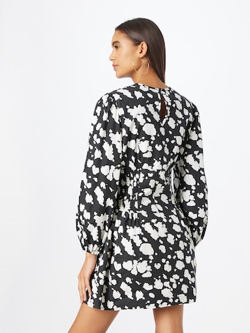 Robe River Island en noir