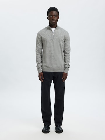 Coupe regular Pull-over 'SLHBERG' SELECTED en gris