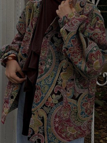 Veste mi-saison 'Pai̇sley Pri̇nt Bomber Jacket' Touché Privé en rouge
