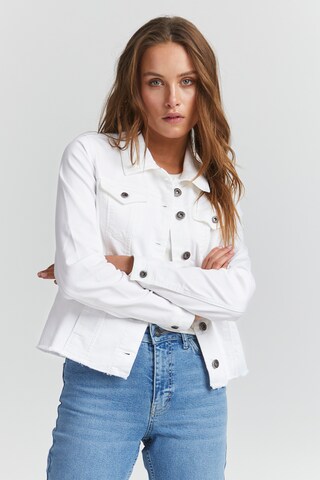 PULZ Jeans Between-Season Jacket in White: front