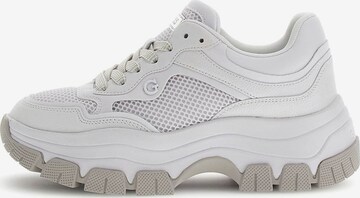 GUESS Sneakers 'Brecky' in White: front