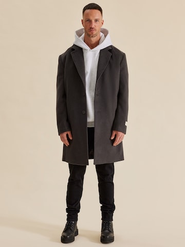 DAN FOX APPAREL Between-Seasons Coat 'Frederik' in Grey