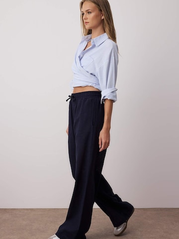 Wide leg Pantaloni de la Trendyol pe albastru