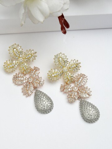 Boucles d'oreilles 'Helenasa' AVANT-GARDE PARIS en blanc