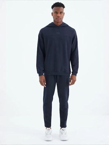 Completo per l'allenamento 'Aktive Sets' di Tommy Life in blu: frontale