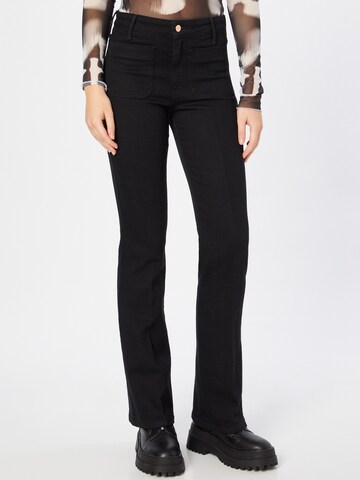 WRANGLER Flared Jeans in Zwart: voorkant