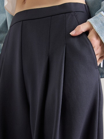 MM by Max Mara Wide leg Veckad byxa 'VONGOLA' i blå