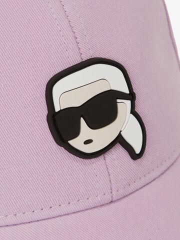 purpurinė Karl Lagerfeld Kepurė 'Ikonik'