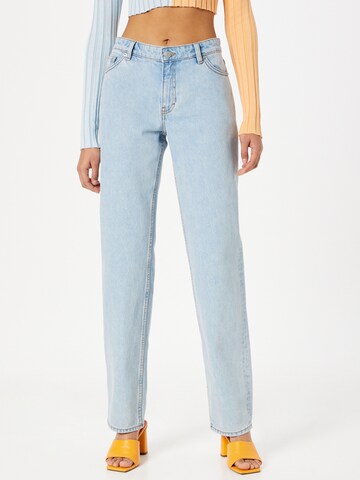 Monki Regular Jeans in Blauw: voorkant