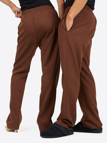 Legacy Studios Loosefit Broek in Bruin