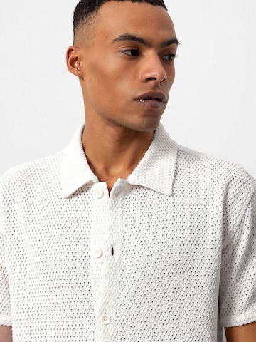 balta Antioch Patogus modelis Marškiniai