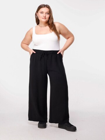 Shape Of You Wide leg Pants in Black