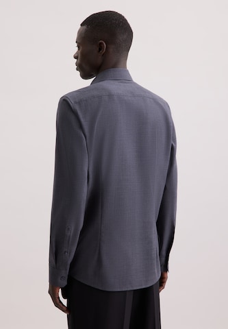 Coupe slim Chemise business 'Schwarze Rose' SEIDENSTICKER en gris