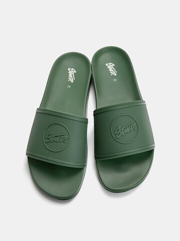 Mule Pull&Bear en vert