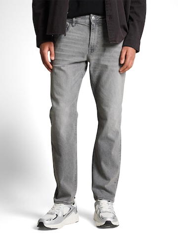 TOM TAILOR DENIM Tapered Jeans 'BRYDEN' in Grey: front