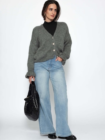 Maglietta di SASSYCLASSY in nero