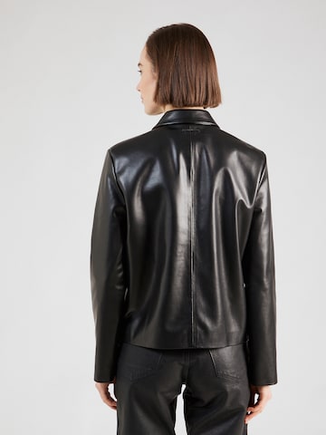 Calvin Klein Демисезонная куртка в Черный