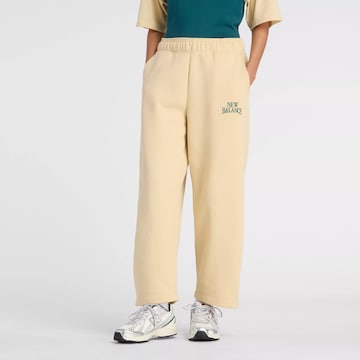 new balance Baggy Sportbroek 'Trackside Fleece Barrel Pant' in Beige: voorkant