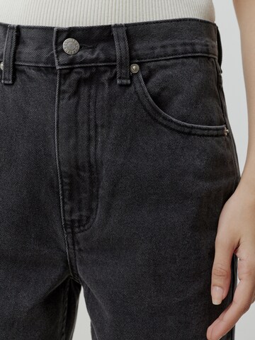 EDITED Regular Jeans 'Caro' in Black