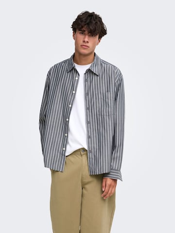 Only & Sons - Ajuste confortable Camisa 'ONSBury' en gris: frente