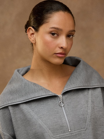 Felpa di Next in grigio