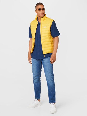 Gilet sportivo di JACK WOLFSKIN in giallo