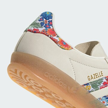 Baskets basses 'Gazelle Indoor x Liberty London' ADIDAS ORIGINALS en blanc