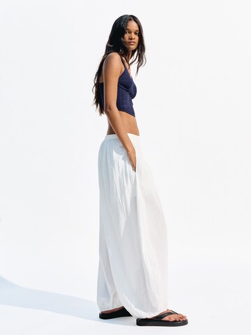 Bershka Tapered Bukser i hvid