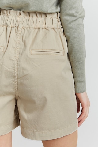 Oxmo Regular Chinoshorts 'Chai' in Beige