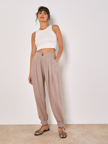 Apricot Regular Bundfaltenhose in Braun
