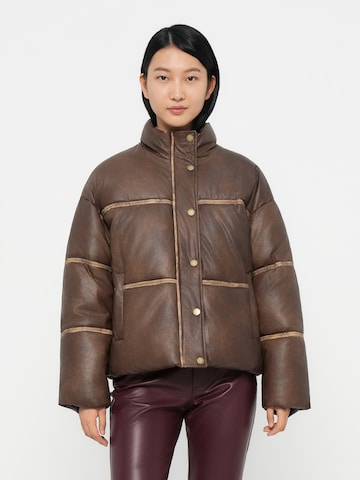 Veste mi-saison GUESS en marron : devant