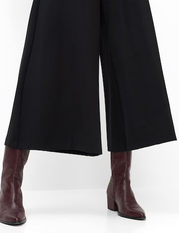 BRAX Flared Broek in Zwart