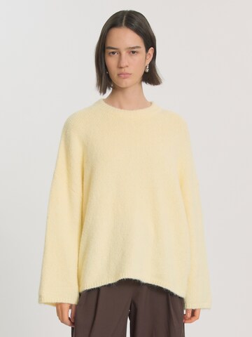 Pullover extra large 'Ulva' di EDITED in giallo: frontale