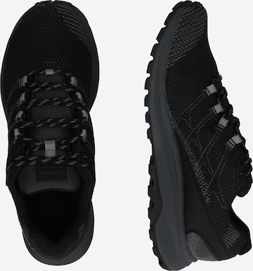 MERRELL Sportssko 'FLY STRIKE' i svart